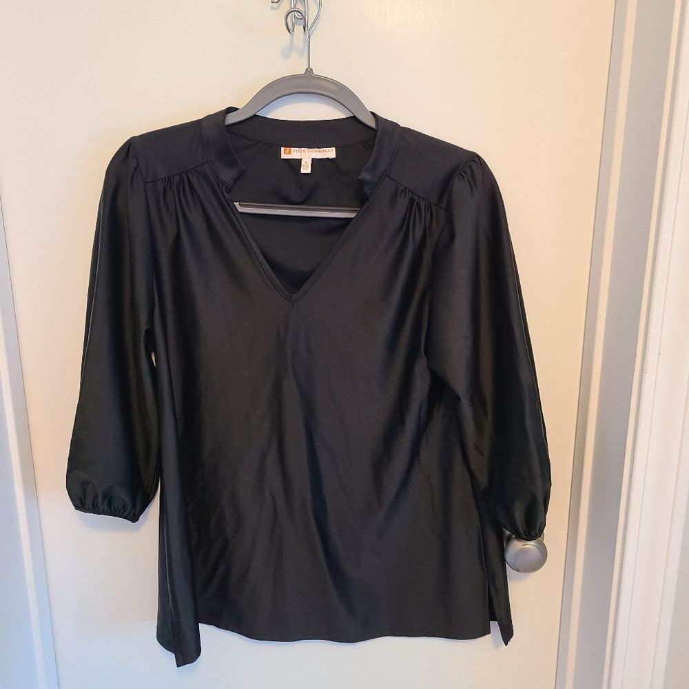 Jude Connally Nadia Top Size Small Black Stretch Bubble Sleeve Split Neck